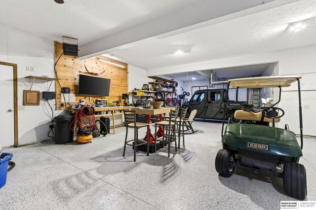 10030 S 162nd Street, Omaha, NE 68136