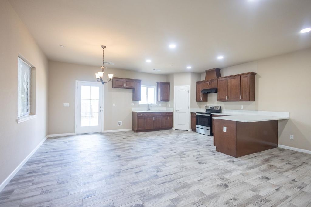 Image 11 of property listing at 1707 Sylvia Street, Selma, CA 93662