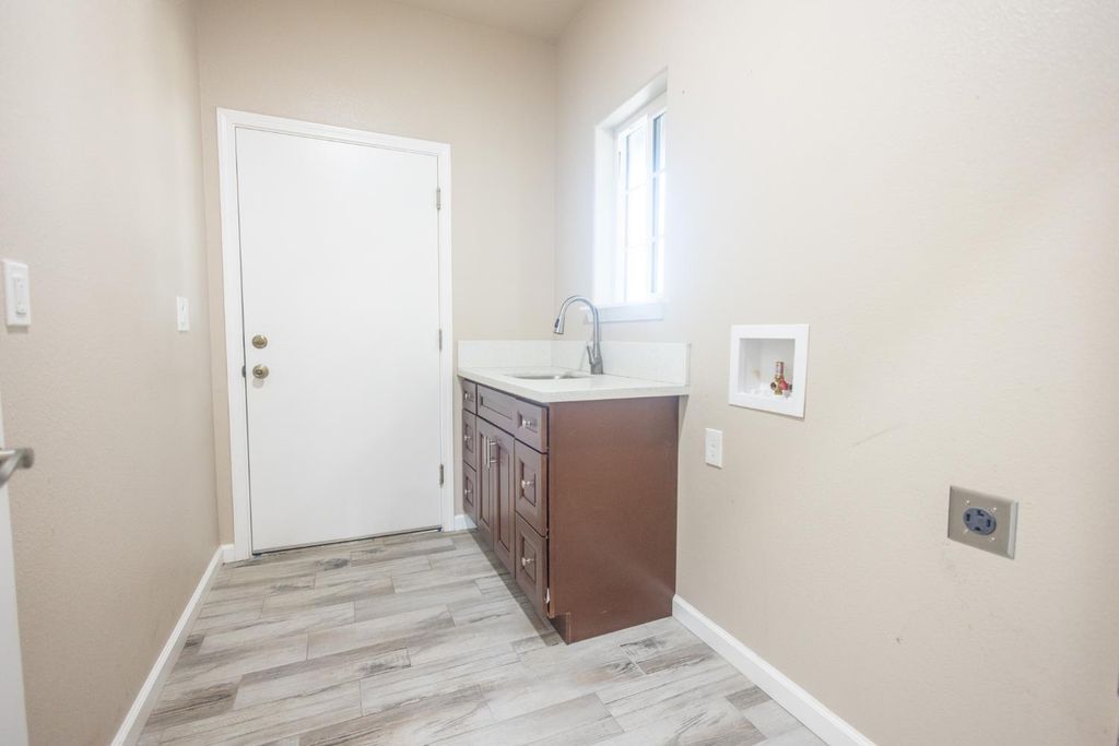 Image 24 of property listing at 1707 Sylvia Street, Selma, CA 93662
