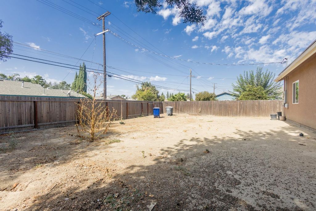 Image 28 of property listing at 1707 Sylvia Street, Selma, CA 93662