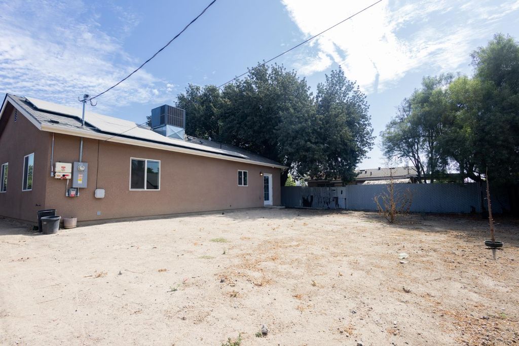 Image 29 of property listing at 1707 Sylvia Street, Selma, CA 93662