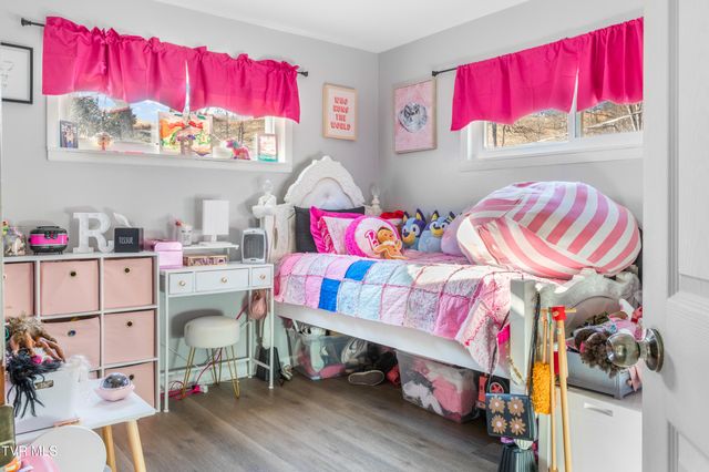 9086 Middle Wallens Creek Road, Jonesville, VA 24263