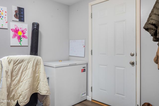 9086 Middle Wallens Creek Road, Jonesville, VA 24263