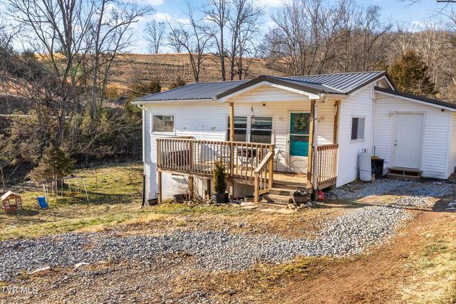 9086 Middle Wallens Creek Road, Jonesville, VA 24263