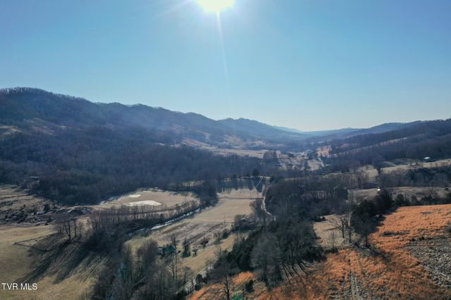 9086 Middle Wallens Creek Road, Jonesville, VA 24263