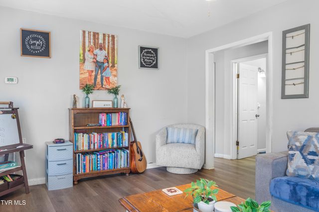 9086 Middle Wallens Creek Road, Jonesville, VA 24263