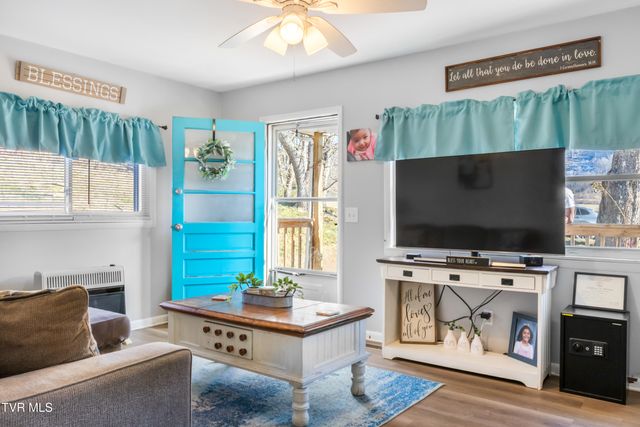 9086 Middle Wallens Creek Road, Jonesville, VA 24263