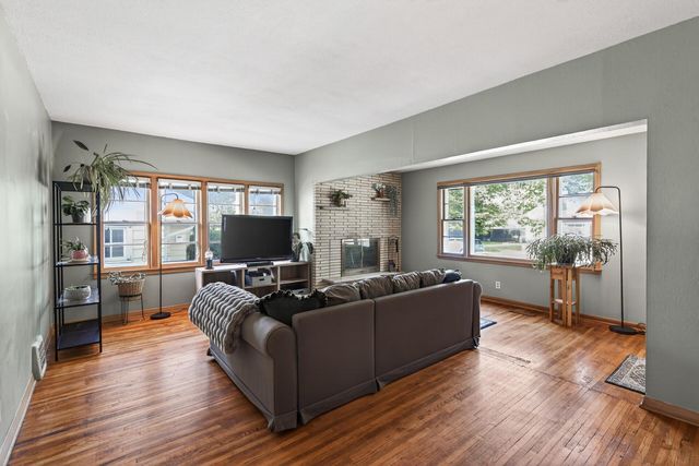 4034 Zane Avenue N, Robbinsdale, MN 55422