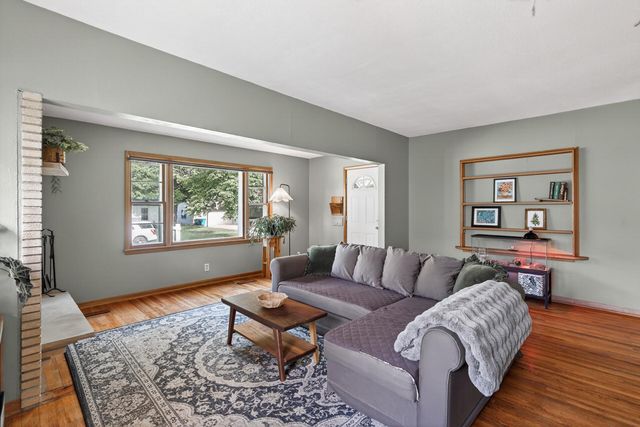 4034 Zane Avenue N, Robbinsdale, MN 55422