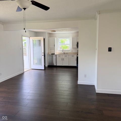 8392 S Paddleboat Lane, Pendleton, IN 46064