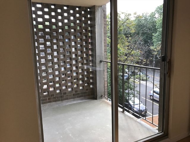 44 Washington St 318, Brookline, MA 02445