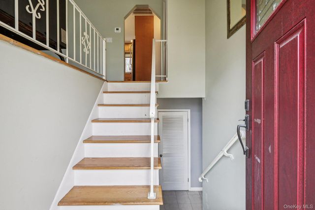 89 Green Road, West Nyack, NY 10994