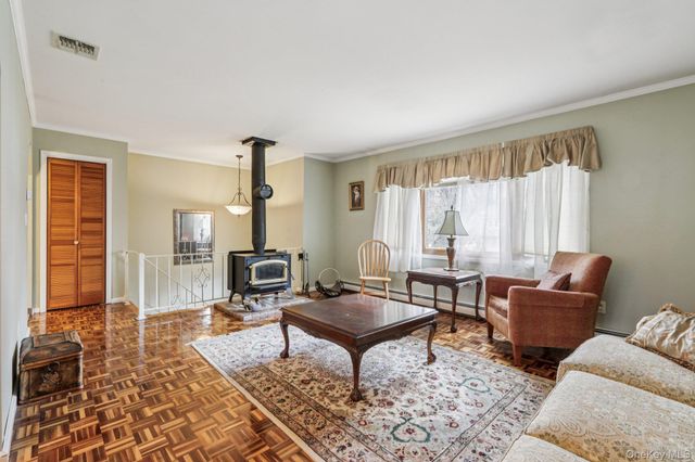 89 Green Road, West Nyack, NY 10994