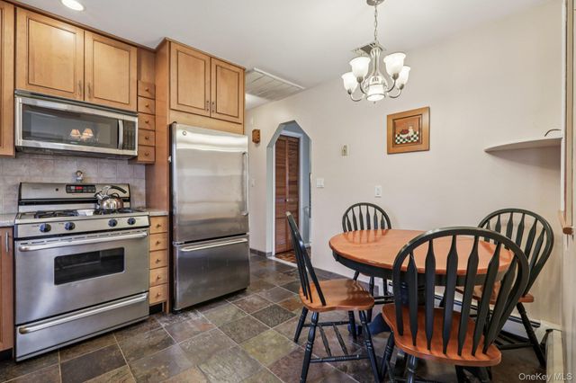 89 Green Road, West Nyack, NY 10994