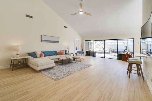 137 Harbourside Circle, Jupiter, FL 33477