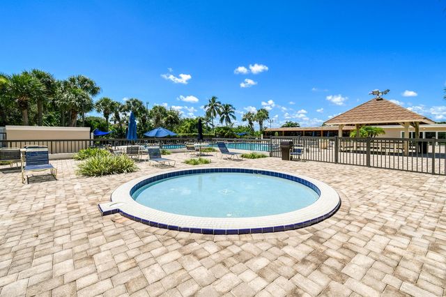 137 Harbourside Circle, Jupiter, FL 33477