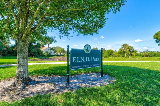 137 Harbourside Circle, Jupiter, FL 33477