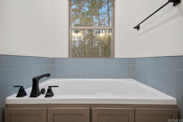 3 Promesa Lane, Hot Springs Village, AR 71909