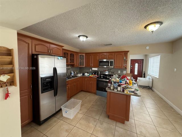6720 SW 21st St 1, Miami, FL 33155