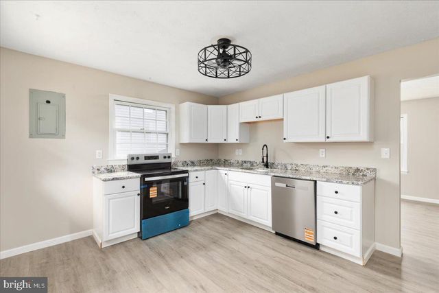1311 MONROE AVE, Front Royal, VA 22630