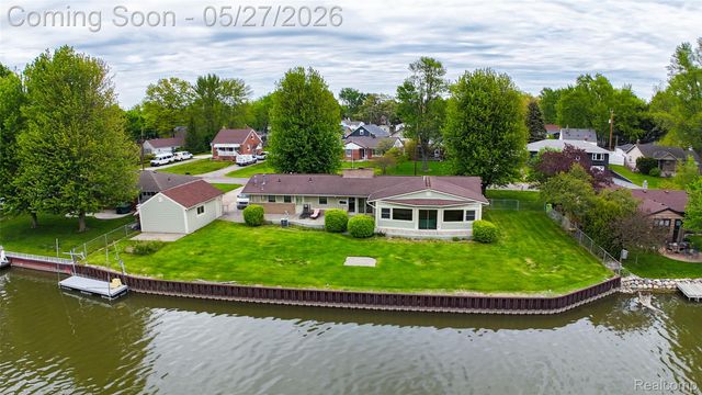 26995 James Avenue, Flat Rock, MI 48134