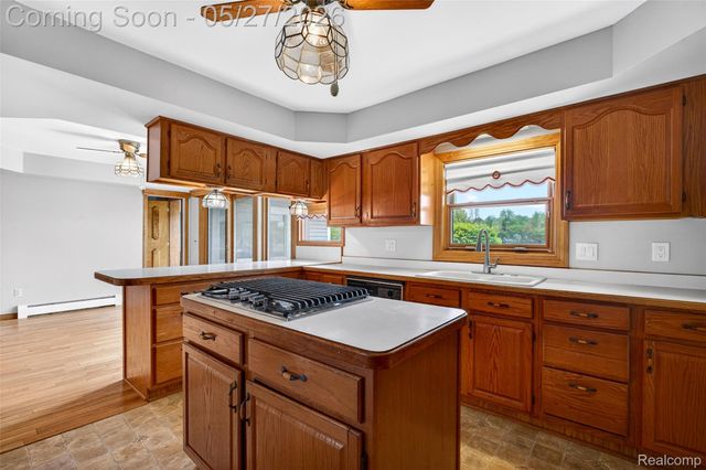 26995 James Avenue, Flat Rock, MI 48134