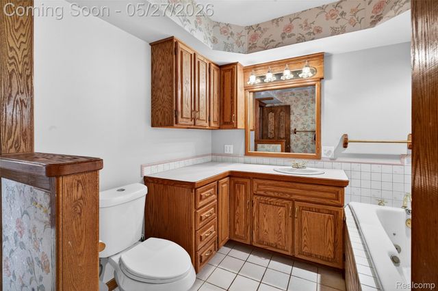 26995 James Avenue, Flat Rock, MI 48134