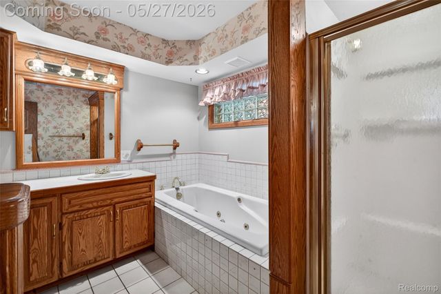 26995 James Avenue, Flat Rock, MI 48134