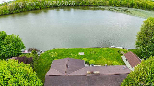 26995 James Avenue, Flat Rock, MI 48134