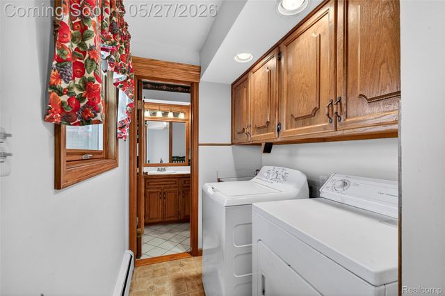 26995 James Avenue, Flat Rock, MI 48134