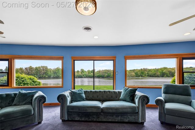 26995 James Avenue, Flat Rock, MI 48134