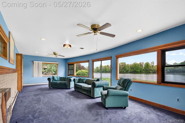 26995 James Avenue, Flat Rock, MI 48134