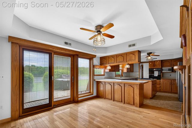 26995 James Avenue, Flat Rock, MI 48134