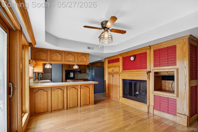 26995 James Avenue, Flat Rock, MI 48134