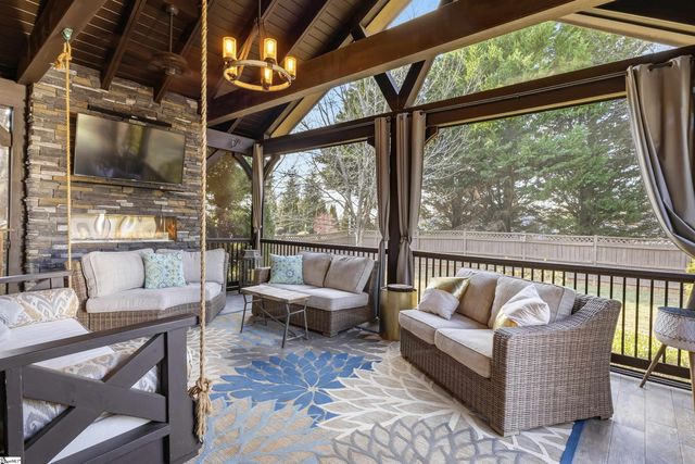 24 Appian Circle, Simpsonville, SC 29681