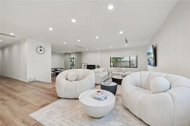 15937 Londelius Street, North Hills, CA 91343