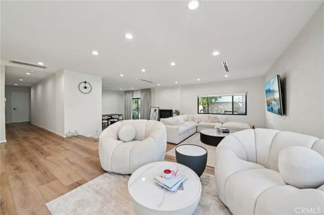 15937 Londelius Street, North Hills, CA 91343