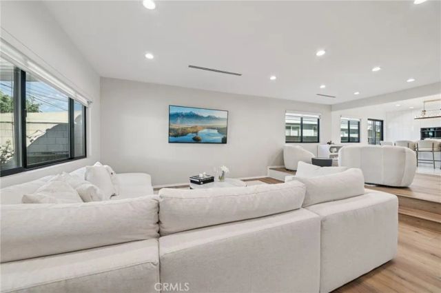 15937 Londelius Street, North Hills, CA 91343