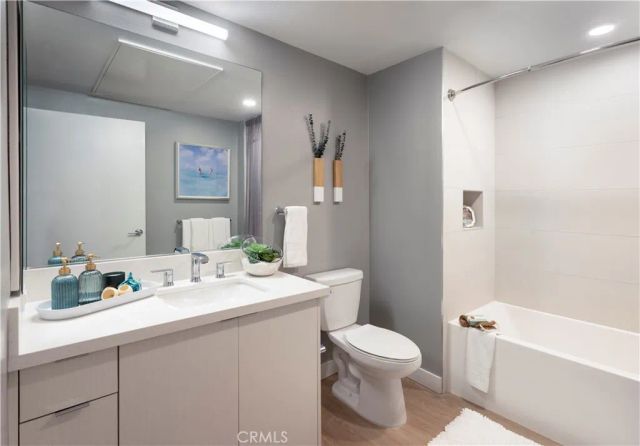 511 S Harbor 819, San Pedro, CA 90731