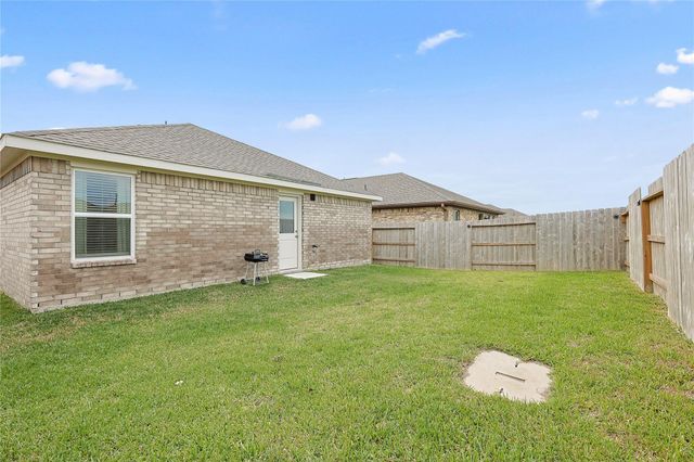 1135 Rustic Willow Drive, Beasley, TX 77417