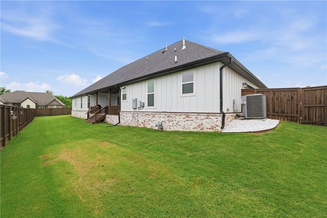 1575 Winters Street, Pea Ridge, AR 72751