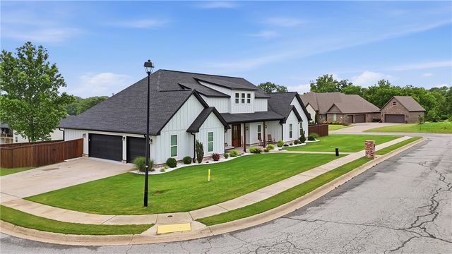 1575 Winters Street, Pea Ridge, AR 72751