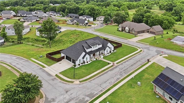 1575 Winters Street, Pea Ridge, AR 72751