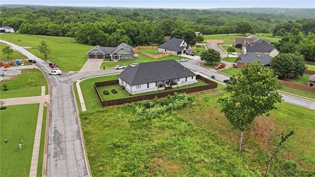1575 Winters Street, Pea Ridge, AR 72751