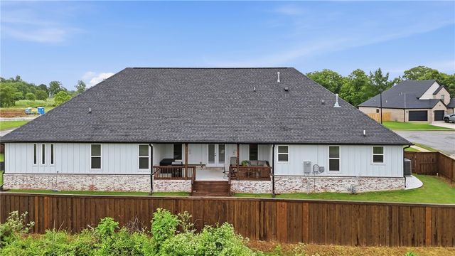 1575 Winters Street, Pea Ridge, AR 72751