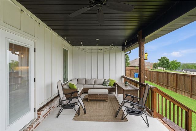 1575 Winters Street, Pea Ridge, AR 72751