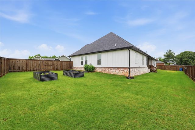 1575 Winters Street, Pea Ridge, AR 72751