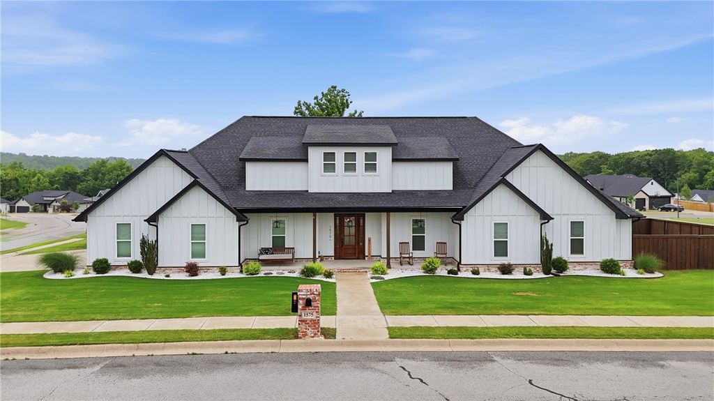 1575 Winters Street, Pea Ridge, AR 72751