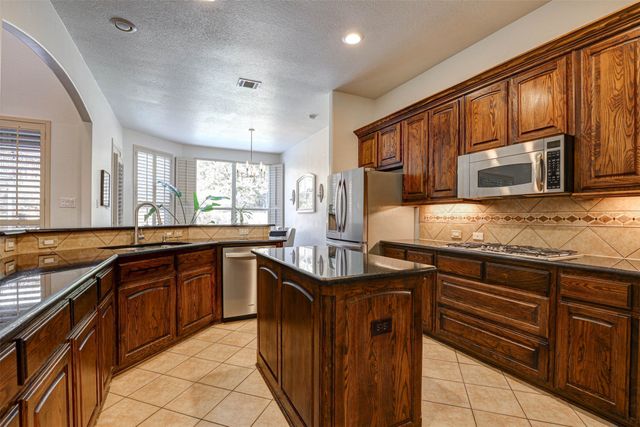 4801 Sangers Court, Fort Worth, TX 76244