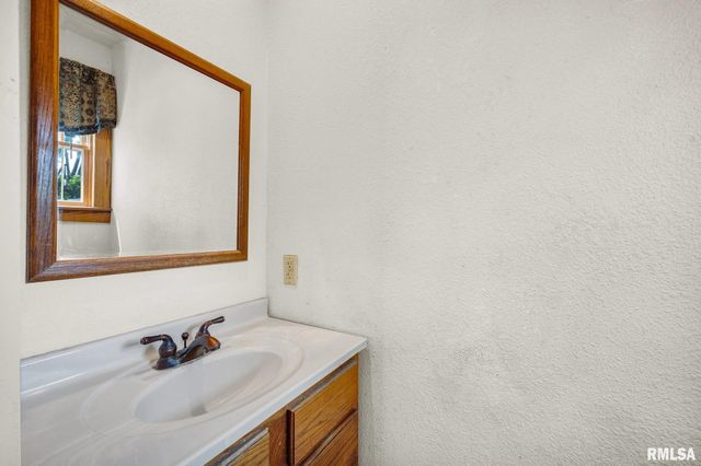 4222 S LAFAYETTE Avenue, Bartonville, IL 61607